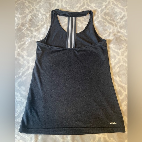 Women’s Adidas extra small work out top - Picture 2 of 6
